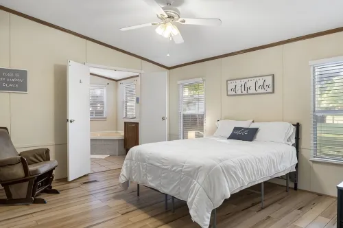 Lake Texoma Retreat•Boat Parking•Fire Pit•Sleeps 9 - WiFi