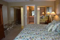 Waterfront Vacation home, Private Pool, Lanai, Dock, Walk to Beach - Beach