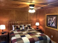 Golfer's Heaven Lodge: Deck, Mtn Views & Putting Green, 8 Min to Bandon Dunes - バルコニー