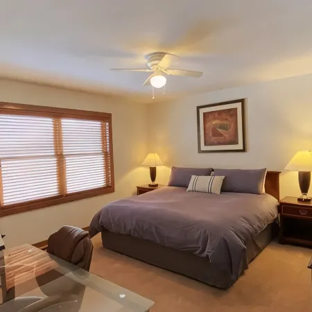 Cozy Two Bedroom Cabin Mountain Getaway!
