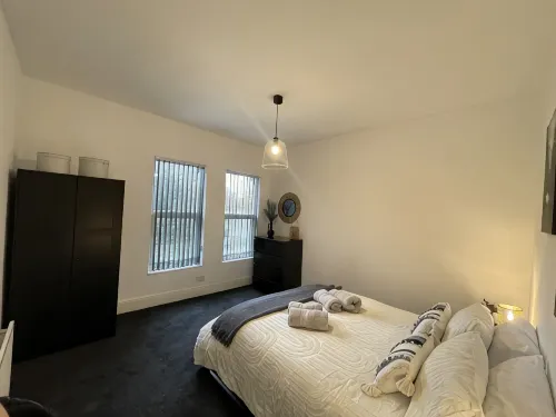 Urban 3 Bedroom Home in Kings Heath-Great Location - บังกะโล