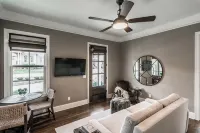 Stylish Guest Suite in Gallatin: Close to Nashville, Screened Porch & Firepit