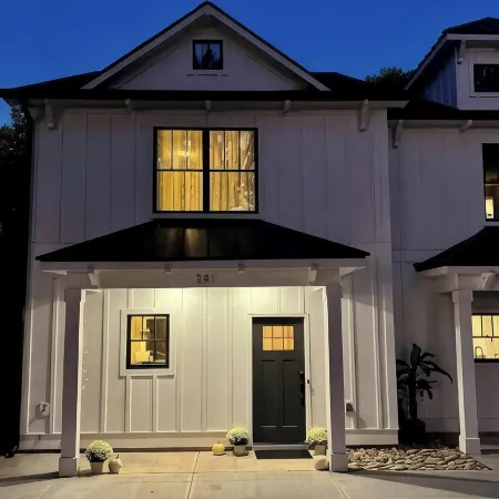 Charming Gainesville townhome 1
