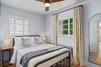 Retreat in Historic Downtown Leesburg - Walkable to Everything! - 4-Star