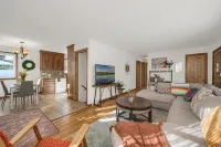 Minutes From Mall Of America and Airport -Single family quiet non through street