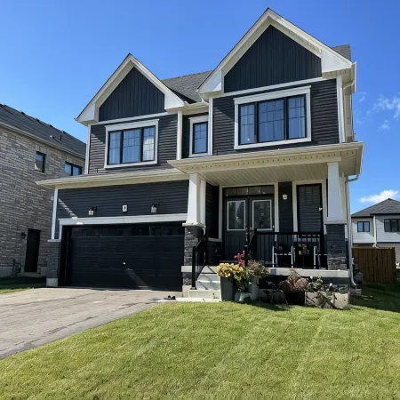 Beautiful newly built house, 10 mins drive away from Niagara Falls &outlet mall