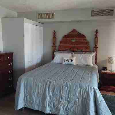 24 gated security studio apartment, Seawind on the bay Freeport Mobay Rooms