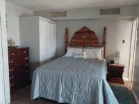 24 gated security studio apartment,  Seawind on the bay Freeport Mobay - 2성급