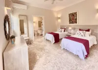 Luxury Villa with Private Pool, Cook,Maid & Golf Cart in Exclusive Punta Cana - Villa