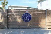 Ocean Front  Home with pier. - โฮมสเตย์