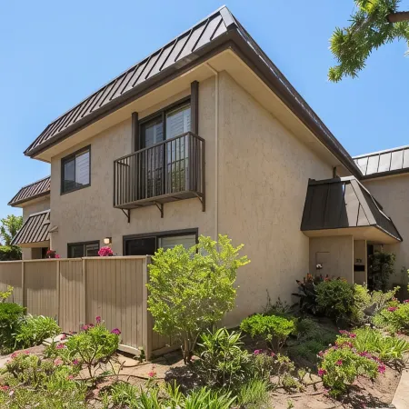 NEW! Discounted Rates 3-Bed Townhome w/AC! 3 min Walk to Private Beach Access