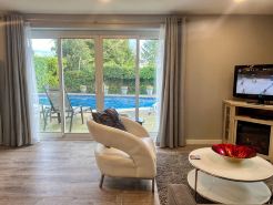Starlight Poolside ~ 1 bedroom suite