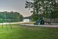 Cozy Cabin with ADA accessible, golfing, hiking,, beach, tennis, and more! - Wifi