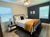 Cheerful 3 Bedroom Old Town Keller Home Ξενοδοχεία στην πόλη Keller