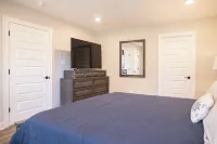 The 15th Fairway Cottage - water view close to beach & downtown Ocean Springs! - Homestays