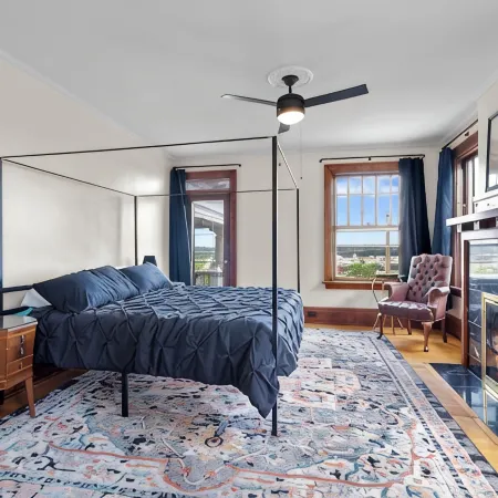 Spacious 7-bedroom house- unique history, modern comforts and incredible views