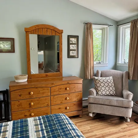 Seven Oaks — Lakefront Cottage on Owasco Lake — Large Beach with Stunning Views