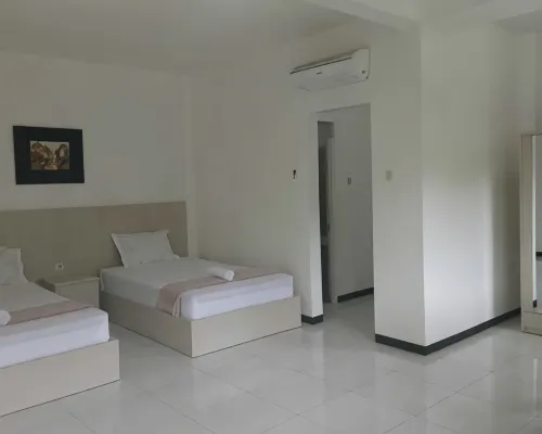 The Kost Homestay Syariah Hotels in Sukun
