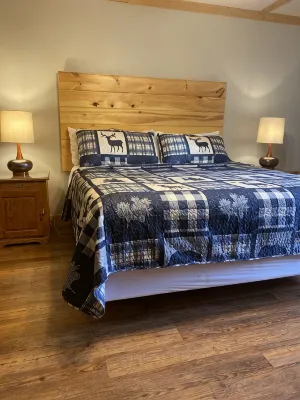 Spacious Farmhouse in Maggie Valley - Chalets