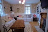 Player Piano - Gym - Victorian - 4 Bed - Wifi