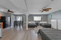 Lakefront Home, Large Firepit Patio, Game Room! - WiFi