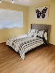 Modern Secluded 2 BR 1.5 Bath - 3-Star