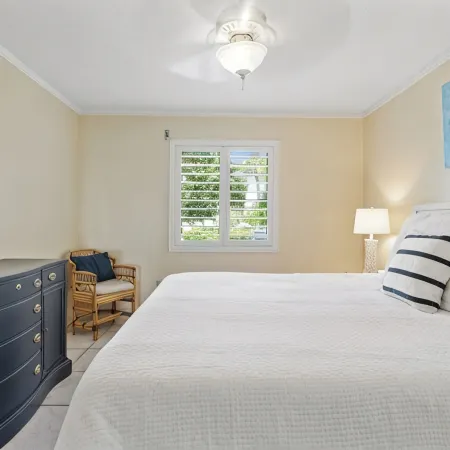 622 Oceanfront Surf Villa: Calm & Cozy Retreat with Vintage Charm by the Sea