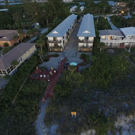 Gulf side condo be on the beach in minutes!