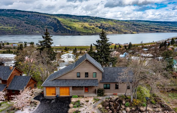 Gorge Panorama - Short Walk to Downtown Mosier, Near Hood River