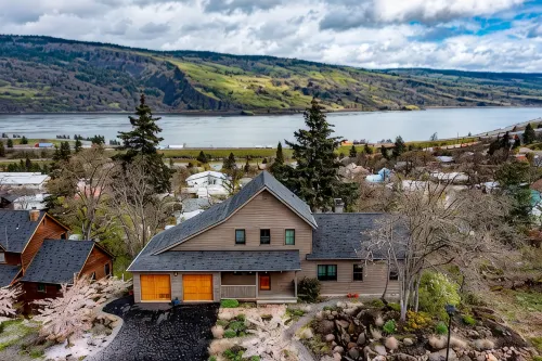 Gorge Panorama - Short Walk to Downtown Mosier, Near Hood River - 4-Star