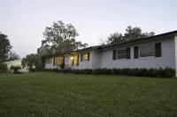Historic Fort on Fort King Hill - Bungalows