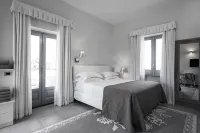La Suite Boutique Hotel - Airport Shuttle