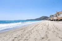 Modern Malibu Road Oceanfront Beach House with AC - balcony