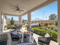 Brand New, Hot Tub, King Suite, BBQ, Fire Pit! - Boutique