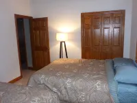 Baseline Lakefront - Beautiful views, shallow swimming area - Huron chain with 7 lakes - Homestays