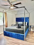 Unique space with lots of details! - Wifi