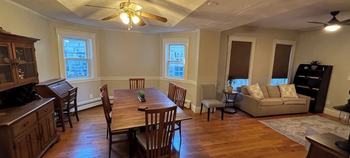 Harvard, B.U. M.I.T. Fenway Park convenient comfortable & spacious 3BR apartment Hotels in Cambridge