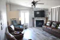 Lake View cottage, secluded, quiet, total remodel, 3 king beds - Wifi