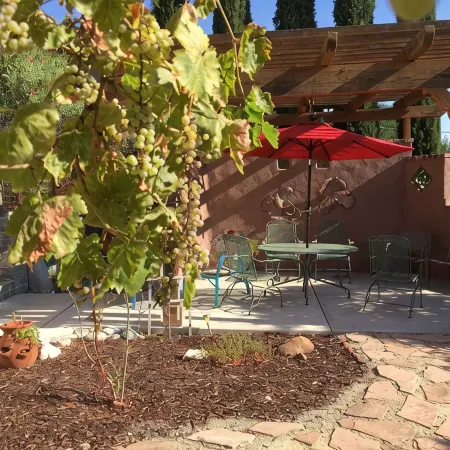 Treetop Lodge - Lose yourself in the views on the westside, close to downtown.