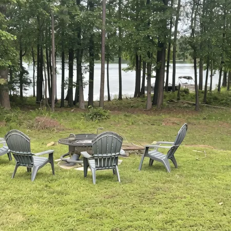 Unique lakefront 3 BR cabin directly on Lake Hartwell! 20 min drive to Clemson!