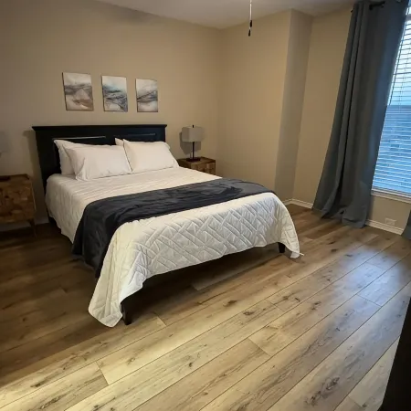 Texas Tech Modern Condo Prime Location - Walk to Ttu Campus, Broadway & Downtown