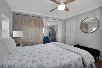 Sleepy Turtle -BEACH FRONT BLISS-Close to Mayo Clinic - 4-Star