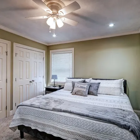 Relax in Shady Oaks Near Hospitals & Dining