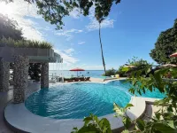 Hotel Portaló - プール