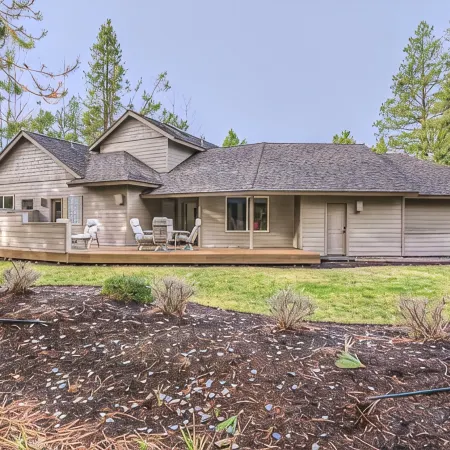Sunriver Adventure Lodge - 4Br/3.5BA, 2 Primary Suites, A/C, Bikes, & Sharc