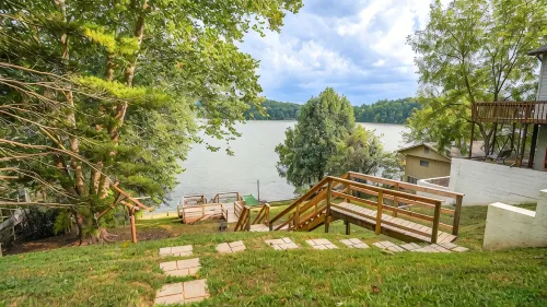 Lakeview Landing, pet friendly lake front home on Boone Lake - Balkon