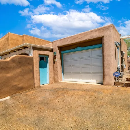 Charming Santa Fe Adobe Home 2 BR w/Elevated Views