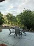 Private, upscale, riverfront cabin, sleeps 6; amazing amenities to dazzle - 4 stjerner