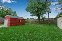 KING BED- BRAND NEW FARMHOUSE II - Kitchens