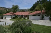 Three bedroom/three bath resort style home with saltwater pool and spa - Swimmingpools